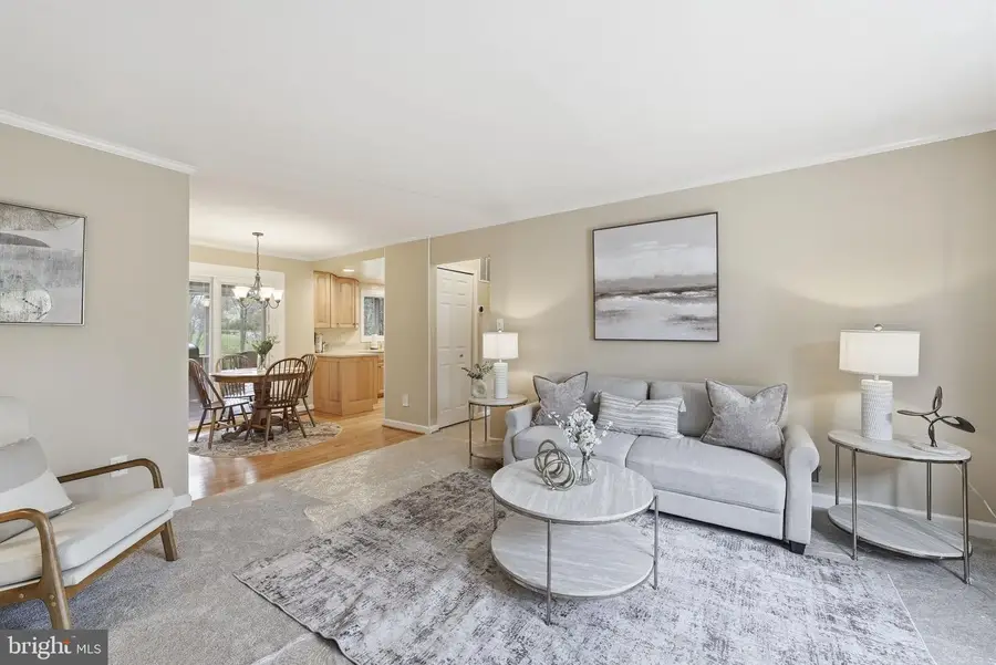 9800 Kohoutek Ct, Vienna, VA 22182 - #3