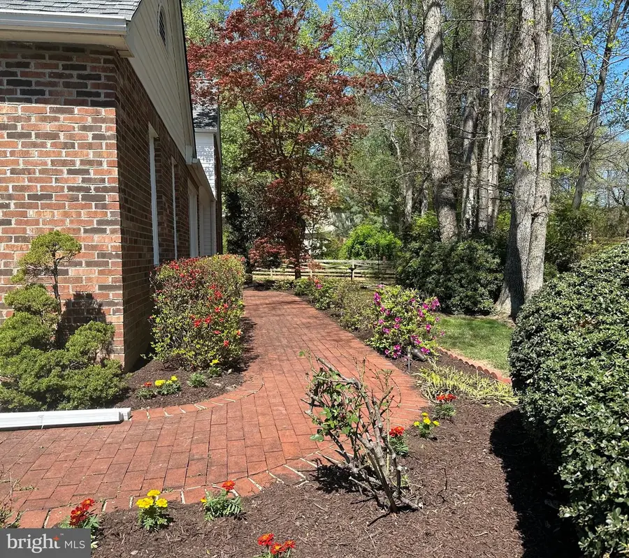 11104 Loran Rd, Great Falls, VA 22066 - #3