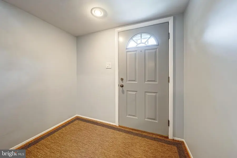 4159 Novar Dr, Chantilly, VA 20151 - #3