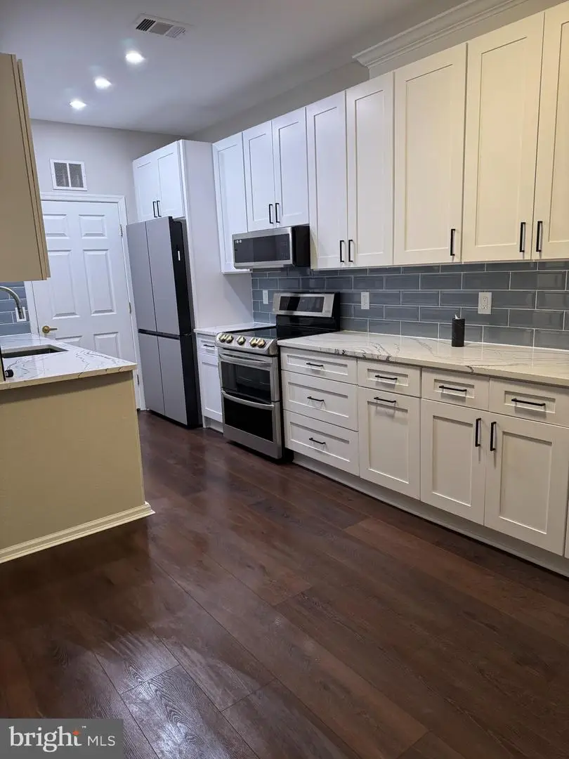 1521 Spring Gate Dr #10211, McLean, VA 22102 - #1