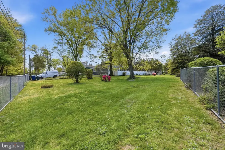 7601 Idylwood Rd, Falls Church, VA 22043 - #3