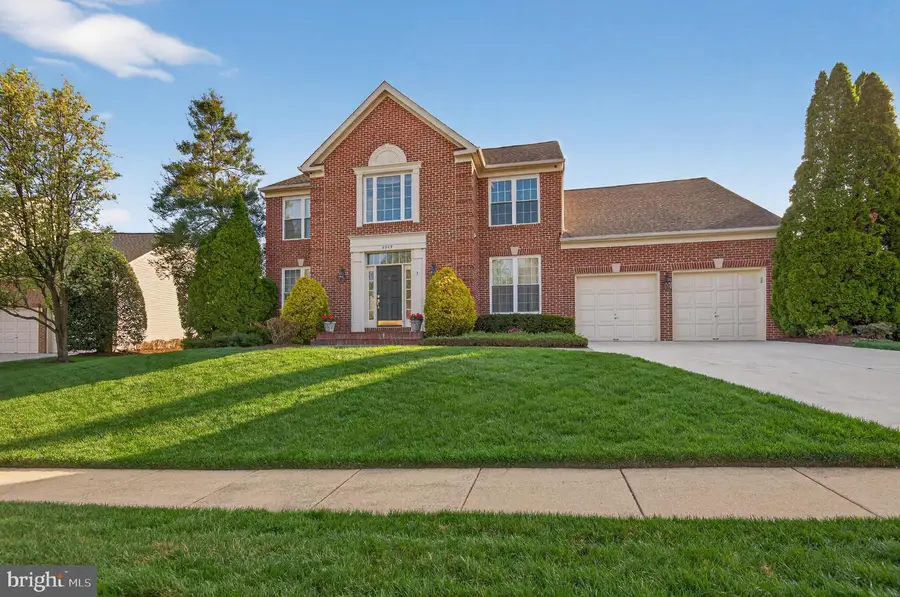 8009 Brandt Ct, Fairfax Station, VA 22039 - #2