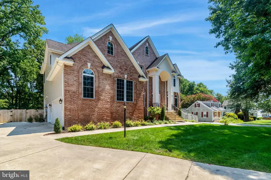 8713 Oak Leaf Dr, Alexandria, VA 22309 - #2