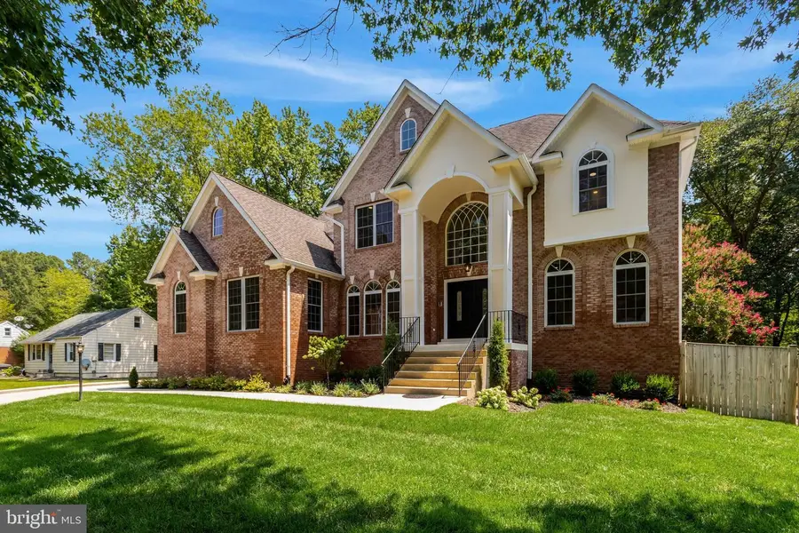 8713 Oak Leaf Dr, Alexandria, VA 22309 - #3