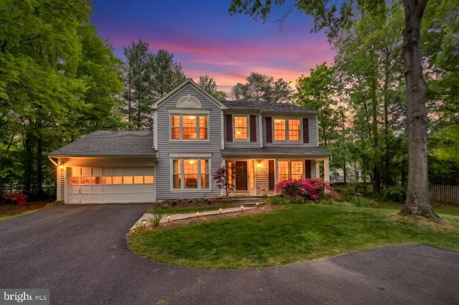 8108 Little Ridge Ln, Fairfax Station, VA 22039 - #2