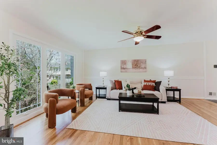 8608 Queen Elizabeth Blvd, Annandale, VA 22003 - #2