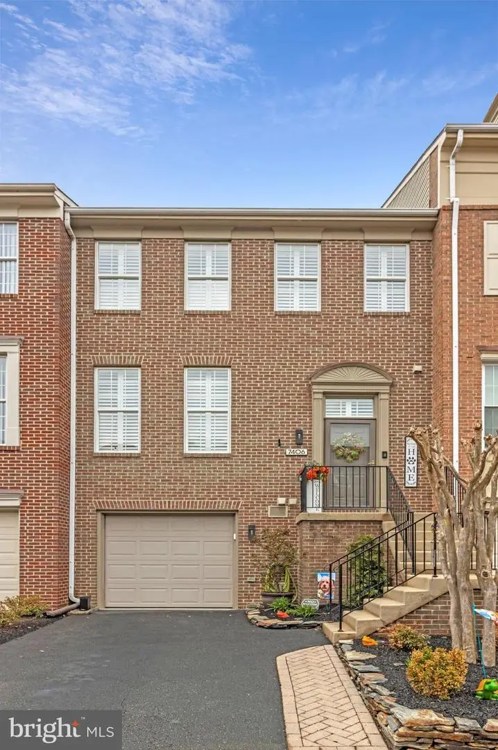 7406 Roudsby Ct, Alexandria, VA 22315 - #2