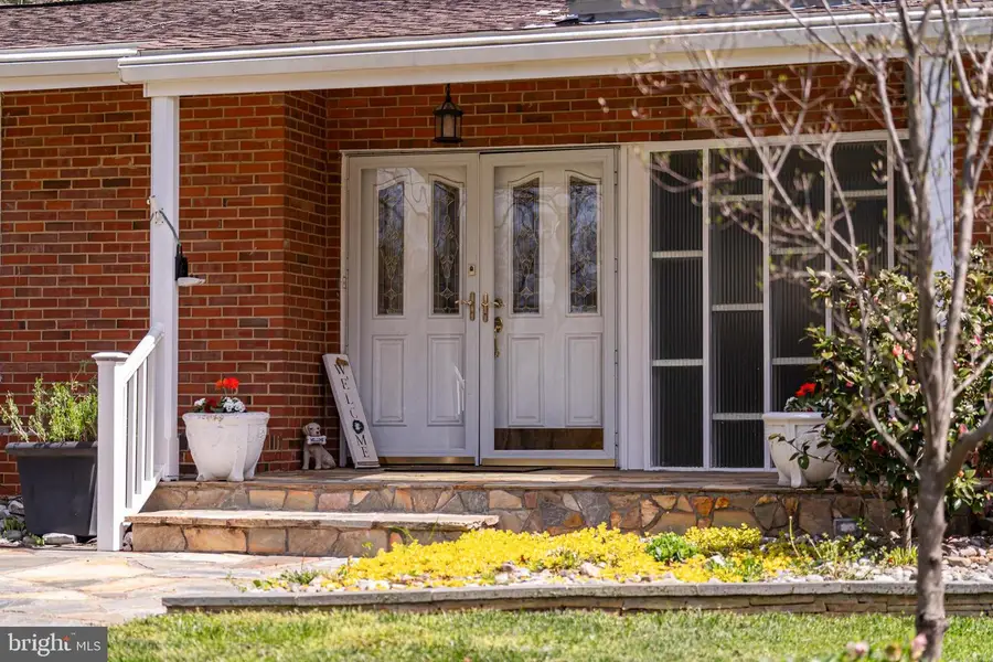 7401 Bull Run Dr, Centreville, VA 20121 - #2
