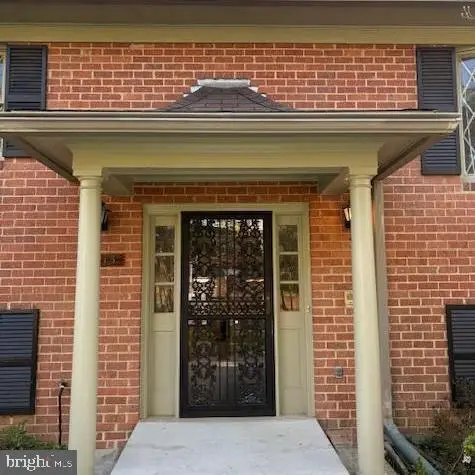 8913 Bluegate Dr, Fairfax, VA 22031 - #2