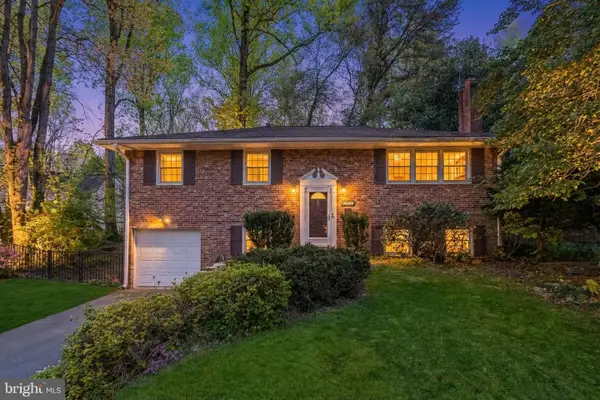 410 Victoria Ct Nw, VIENNA, VA 22180