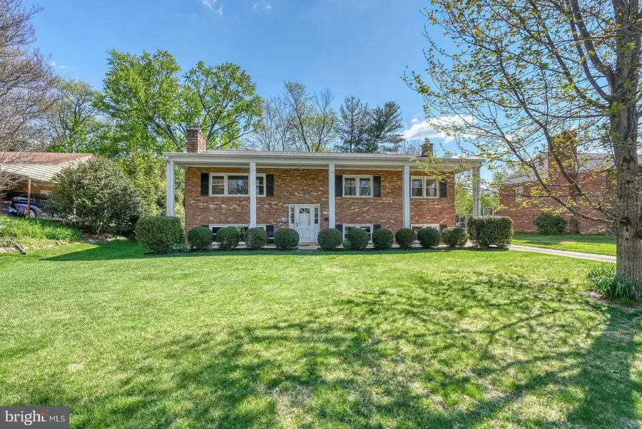 1557 Evers Dr, McLean, VA 22101 - #2