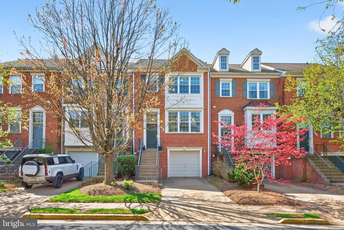 12017 Edgemere Cir, Reston, VA 20190 - #1