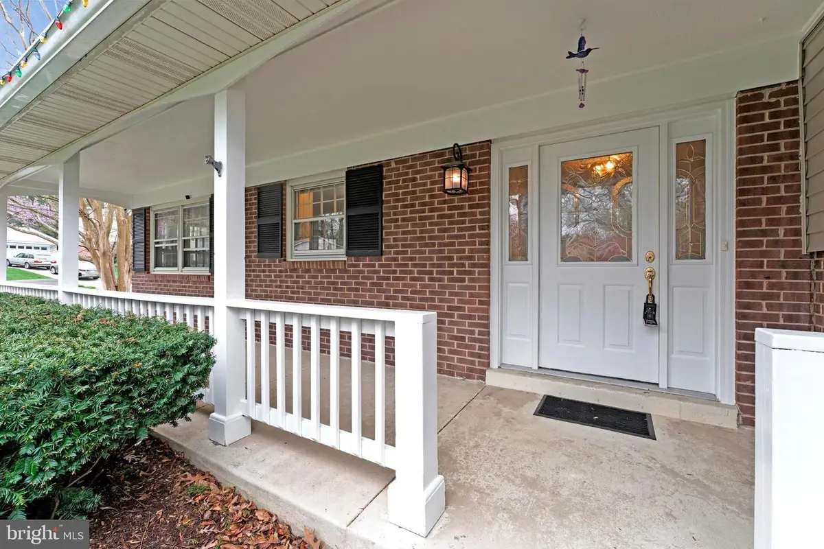 5201 Grinnell St, Fairfax, VA 22032 - #1