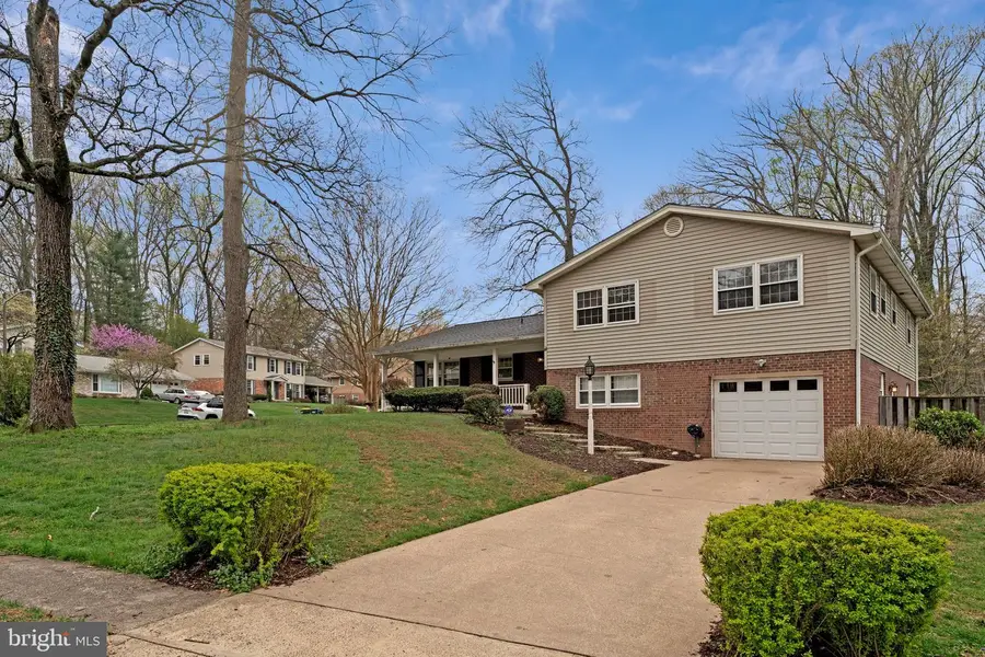 5201 Grinnell St, Fairfax, VA 22032 - #2