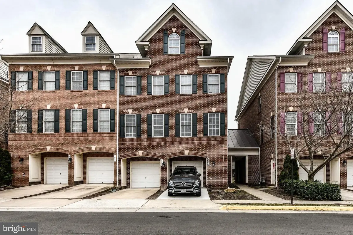 4609 Hummingbird Ln #106, Fairfax, VA 22033 - #1