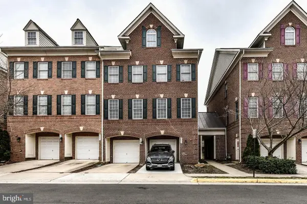 4609 Hummingbird Ln #106, FAIRFAX, VA 22033