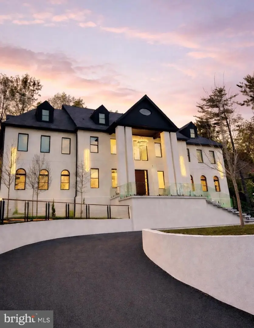 1124 Savile Ln, McLean, VA 22101 - #1