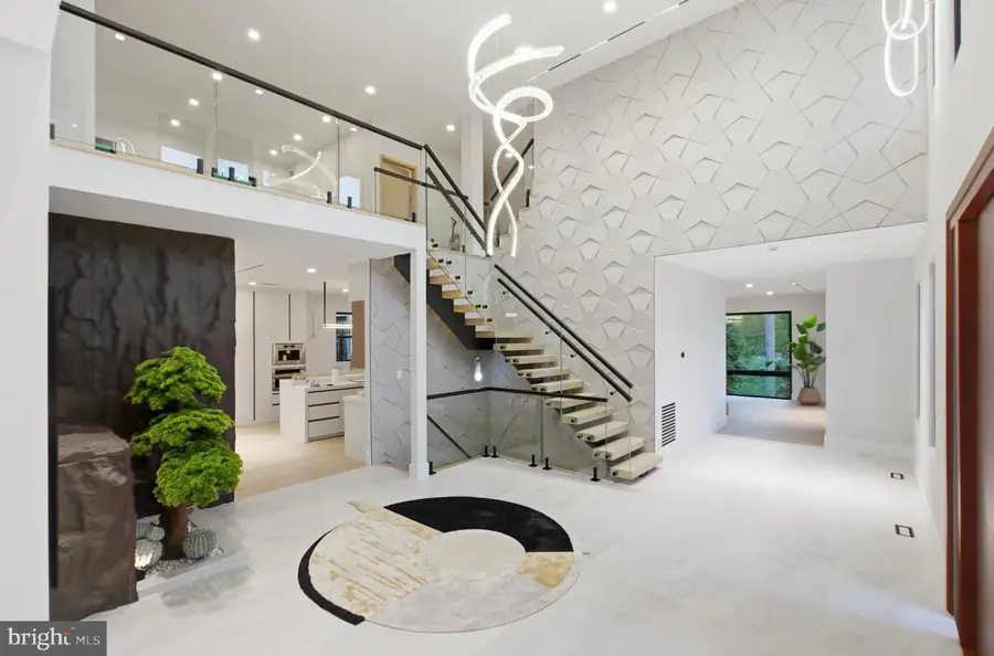 1124 Savile Ln, McLean, VA 22101 - #3