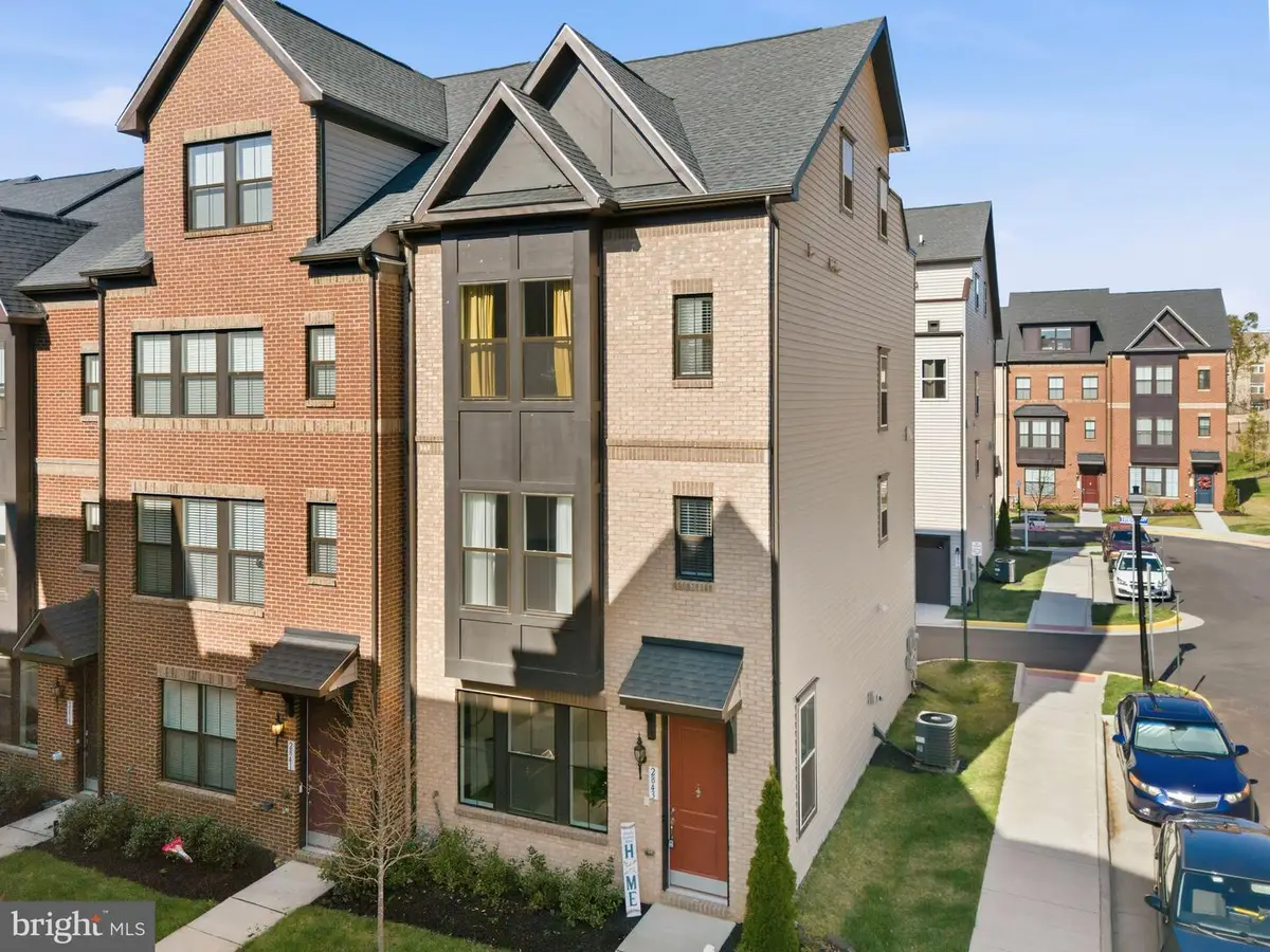 2843 Hokie Ln, Alexandria, VA 22306 - #1