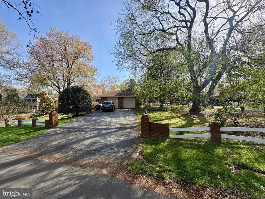 6018 Beech Tree Dr, Alexandria, VA 22310 - #3