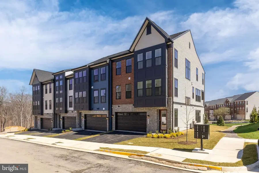 8456 Begonia Ln, Lorton, VA 22079 - #3