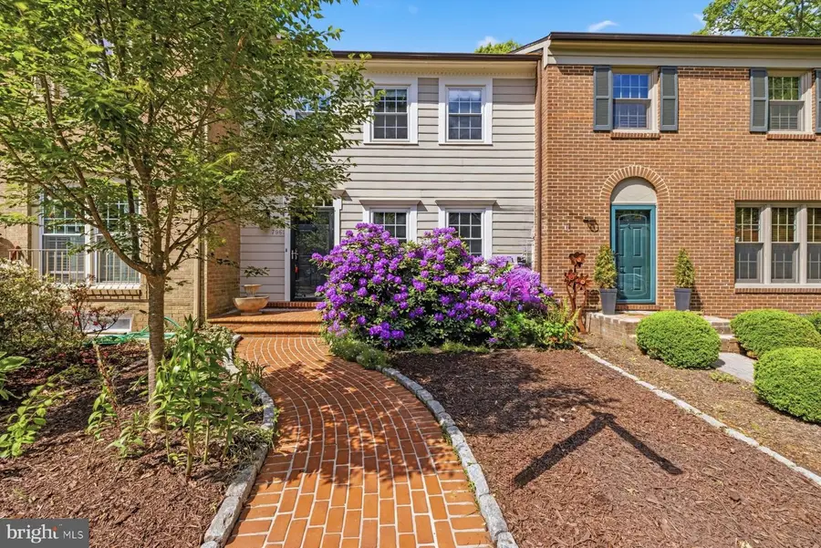 7961 Hidden Bridge Dr, Springfield, VA 22153 - #2