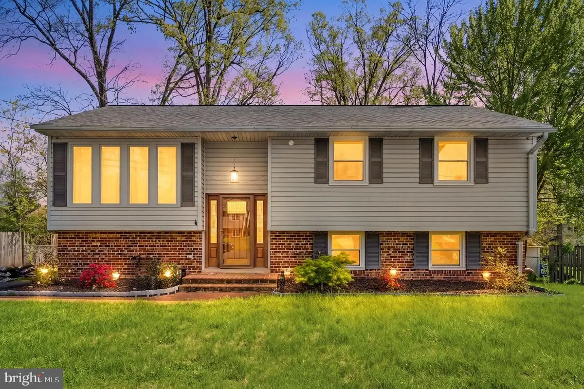 14913 Carlbern Dr, Centreville, VA 20120 - #1