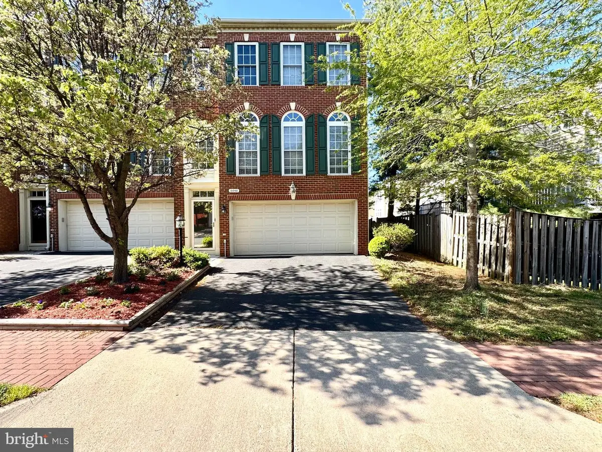 8058 Samuel Wallis St, Lorton, VA 22079 - #1