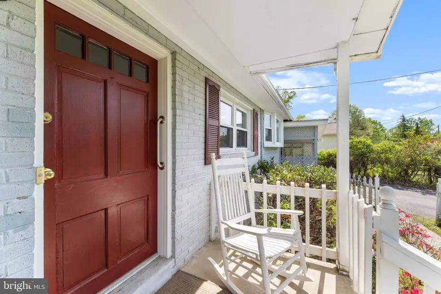 9008 Jameson St, Lorton, VA 22079 - #2