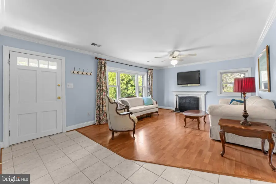 9008 Jameson St, Lorton, VA 22079 - #3