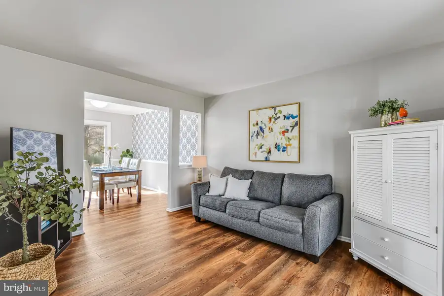 10125 Sassafras Woods Ct, Burke, VA 22015 - #3