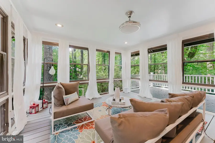 6543 Jay Miller Dr, Falls Church, VA 22041 - #3