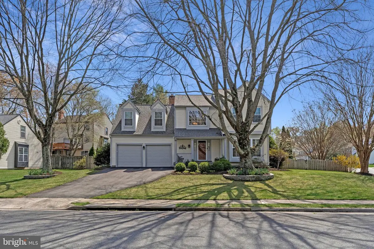 8933 Triple Ridge Rd, Fairfax Station, VA 22039 - #1