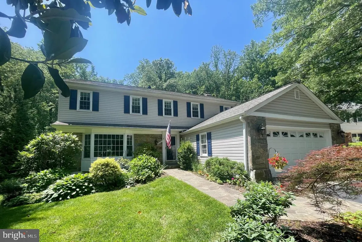 9321 Tovito Dr, Fairfax, VA 22031 - #1