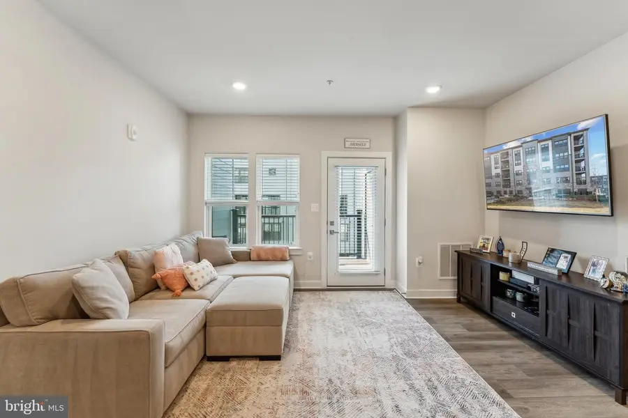 12875 Mosaic Park Way #4-j, Herndon, VA 20171 - #3