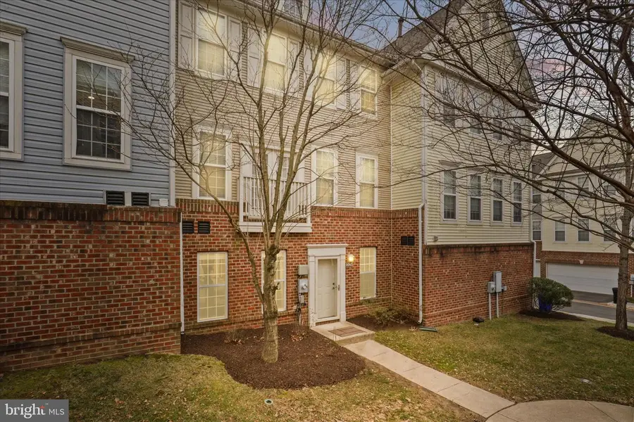 8065 Nicosh Circle Ln #55, Falls Church, VA 22042 - #2