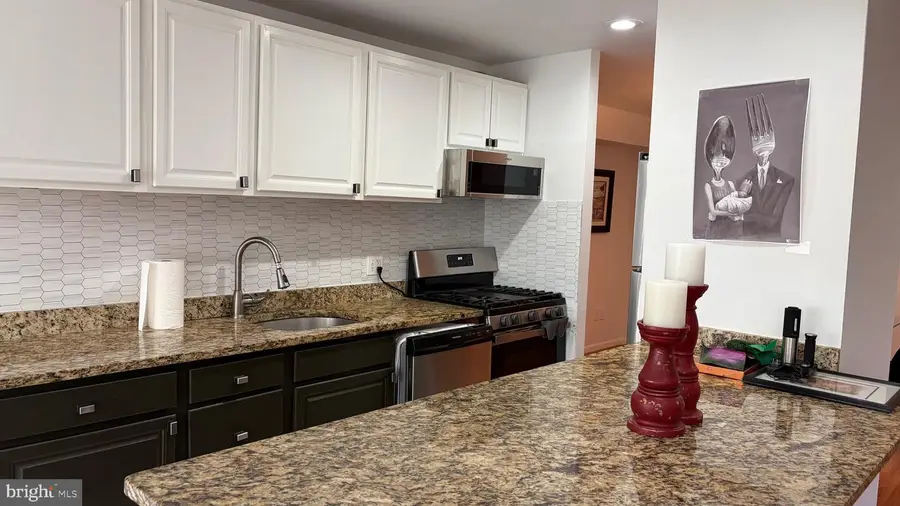 11212 Chestnut Grove Sq #115, Reston, VA 20190 - #2