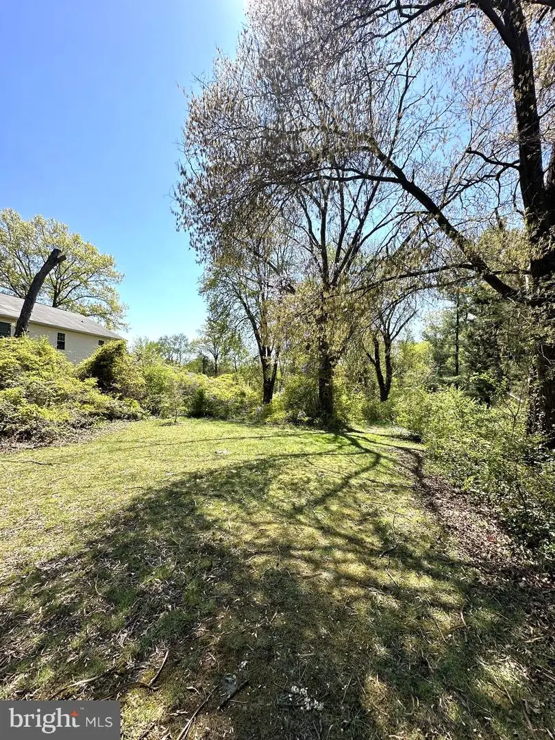 2419 Beacon Hill Rd, Alexandria, VA 22306 - #2