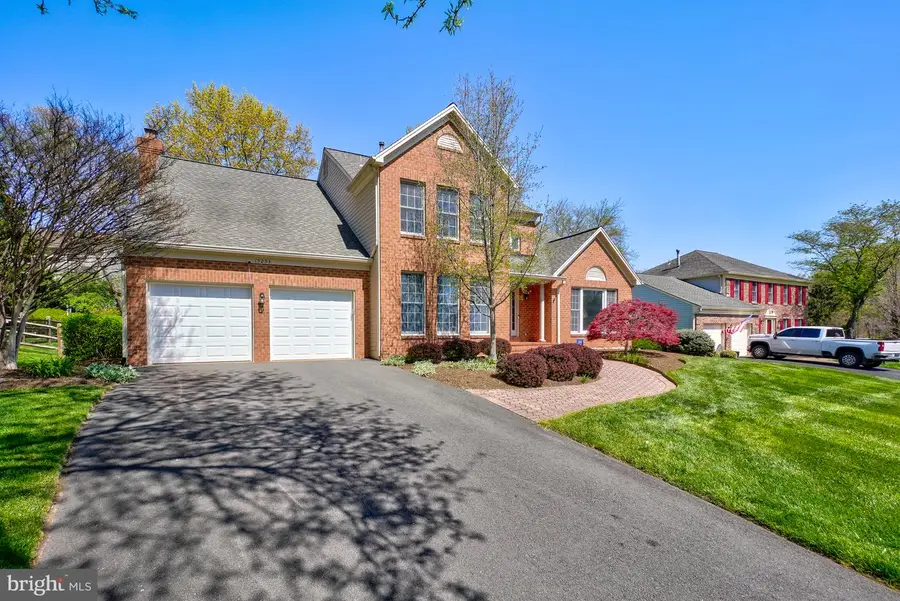 15253 Surrey House Way, Centreville, VA 20120 - #2
