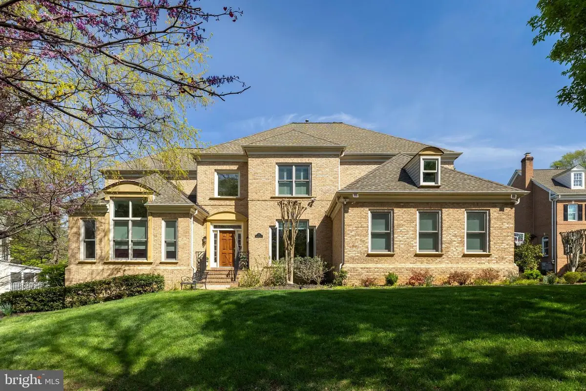 1411 Woodhurst Blvd, McLean, VA 22102 - #1