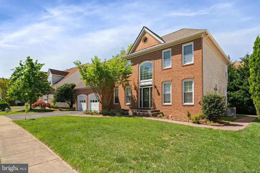 7616 Seabrook Ln, Springfield, VA 22153 - #2