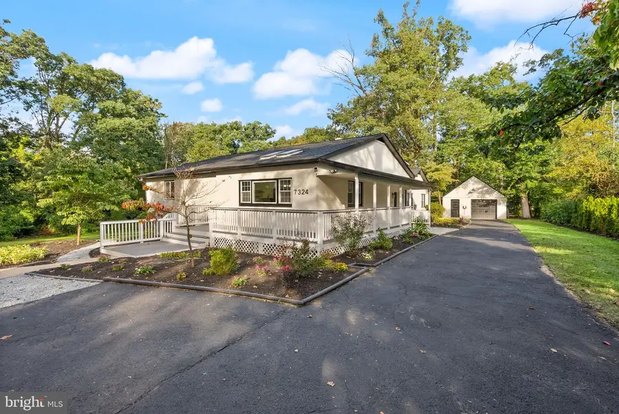 7324 Auburn St, Annandale, VA 22003 - #2