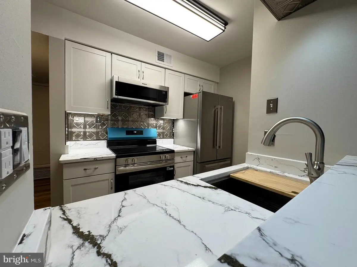 5812 Royal Ridge Dr #c, Springfield, VA 22152 - #1