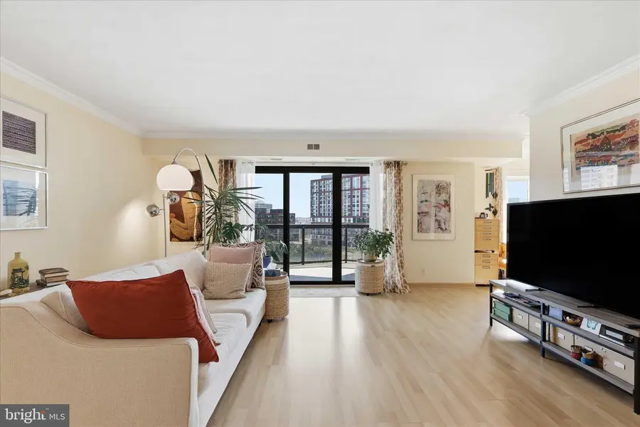 8360 Greensboro Dr #806, McLean, VA 22102 - #3