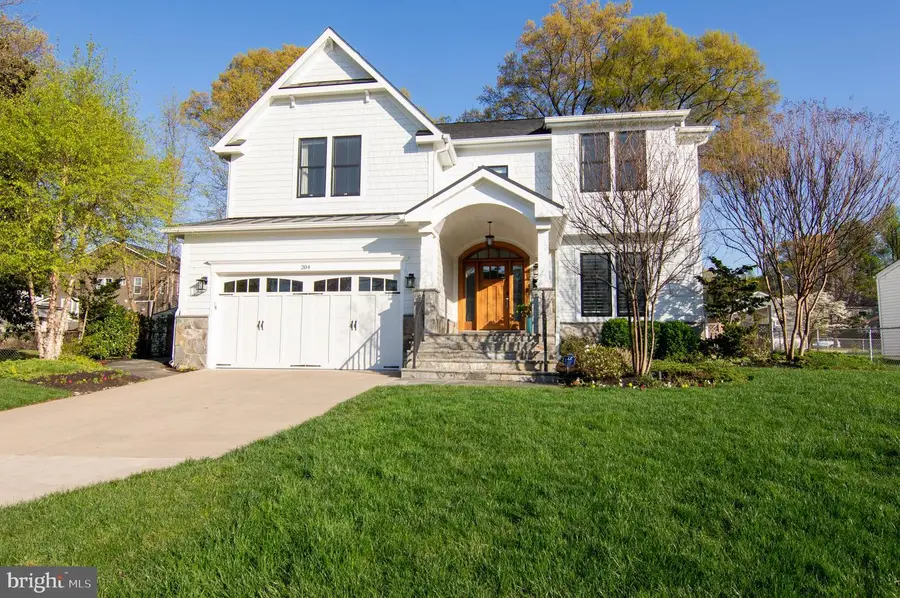 204 Battle St Sw, Vienna, VA 22180 - #2