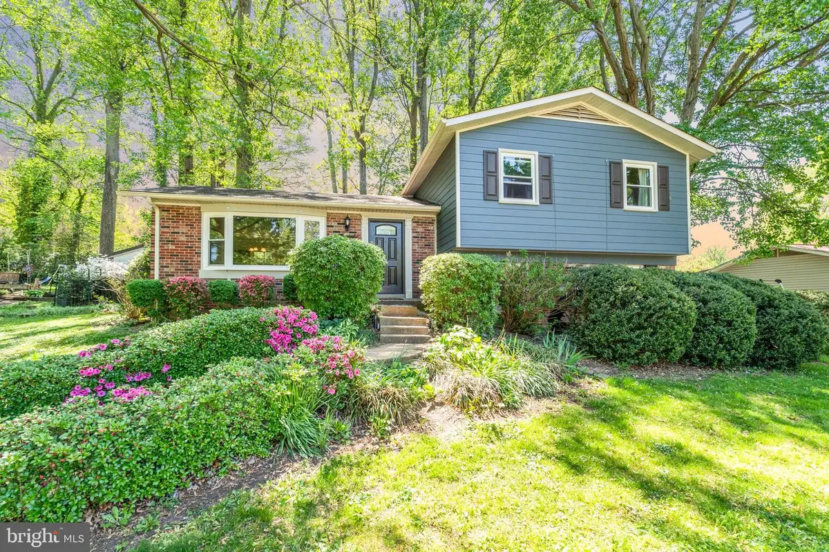 10927 Decatur Dr, Fairfax, VA 22030 - #1