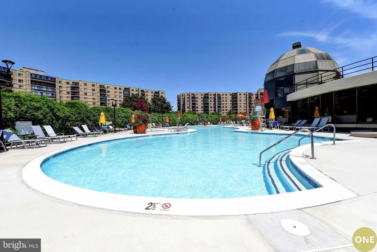 8360 Greensboro Dr #1003, McLean, VA 22102 - #1