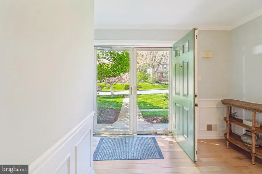 1707 Galloway Dr, Vienna, VA 22182 - #3