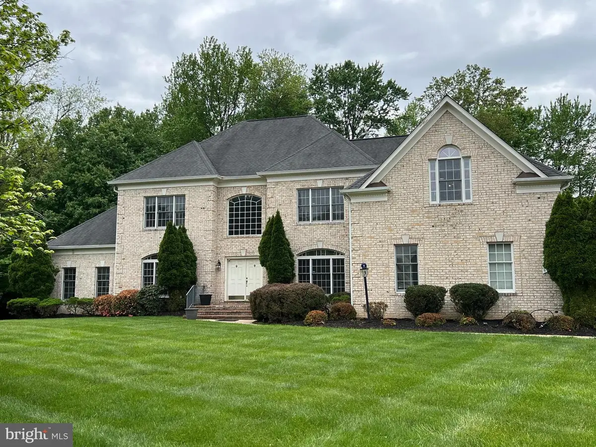 9395 Wolf Trap Creek Ct, Great Falls, VA 22066 - #1