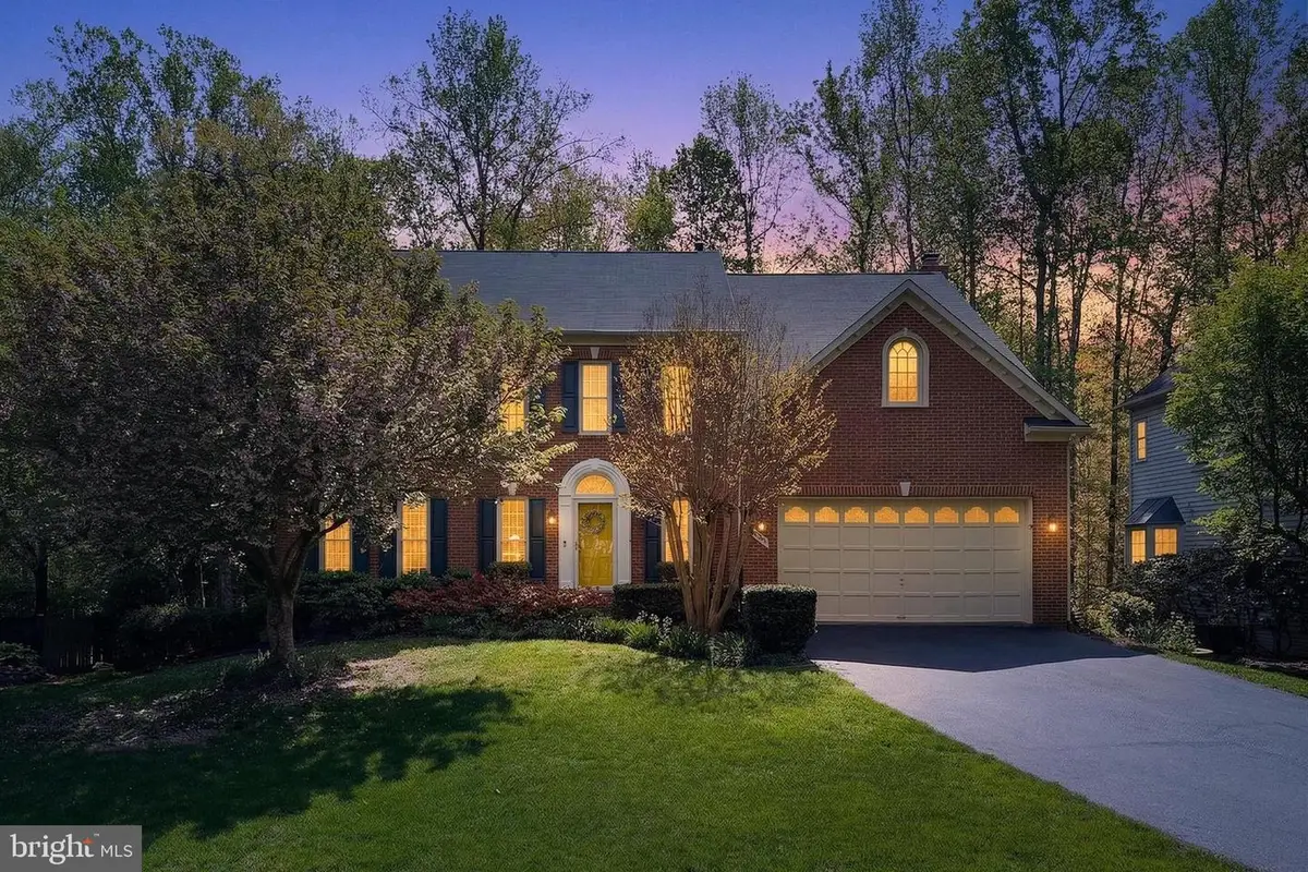 5013 Lincoln Dr, Fairfax, VA 22030 - #1